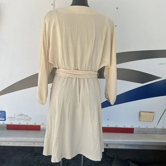 Calvin Kline NWOT Flowy Long sleeve button up Midi dress has pockets V-neck sz 8 - Picture 5 of 7